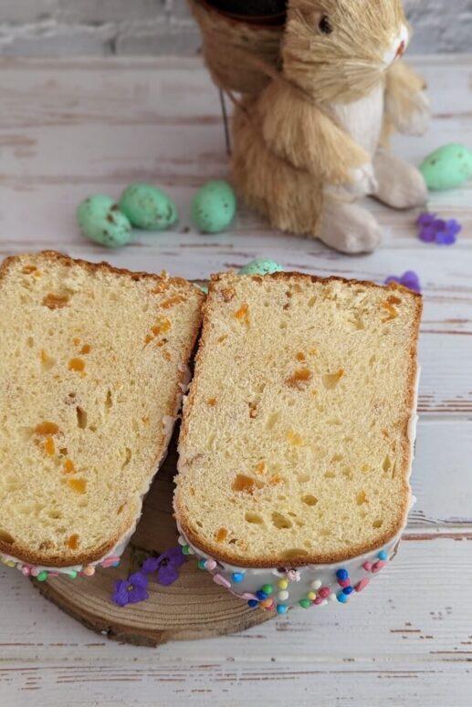 Kulich with quark – Russian Easter bread from quark yeast dough