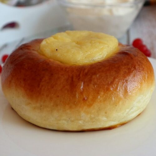 Smetanniki – recipe for delicious Russian sour cream buns