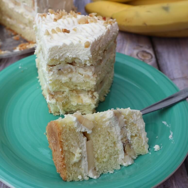 Bananen-Frischkäse-Torte – einfaches Rezept mit Biskuitboden