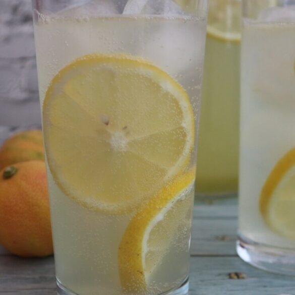 Zitronenlimonade selber machen – Rezept für prickelnden Klassiker