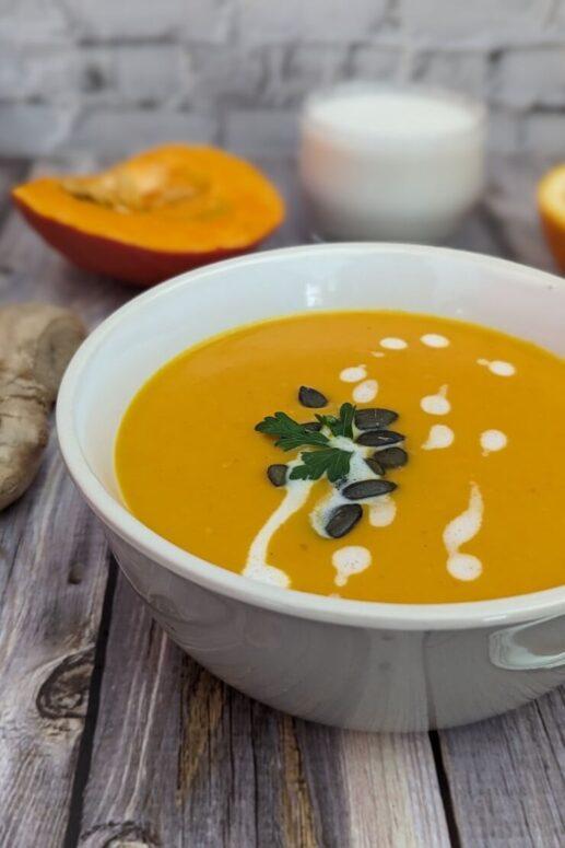 Kürbis-Kokos-Suppe – cremige Kürbissuppe mit Kokosmilch