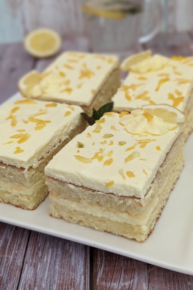 Creamy slices with lemon